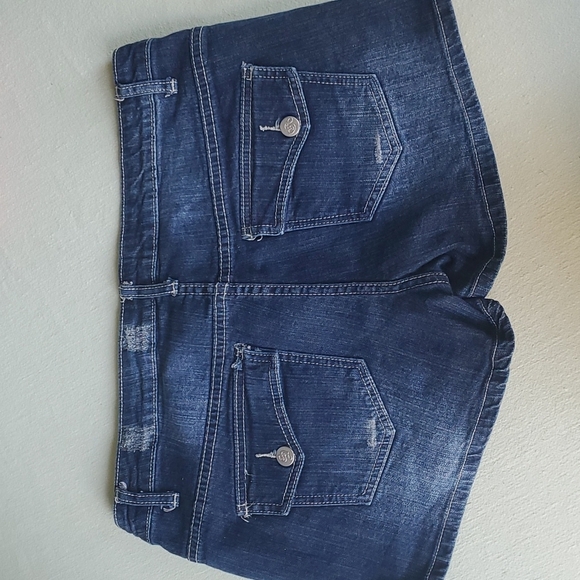 SEDUCTION- JEAN SHORTS - Picture 3 of 5